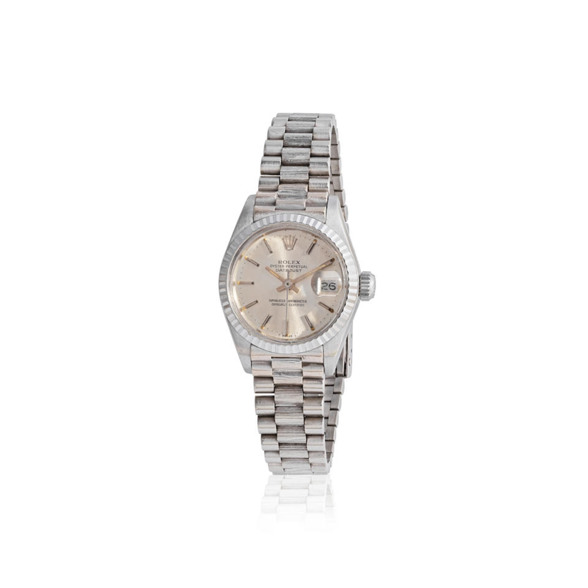 Rolex. A fine 18K white gold automatic calendar bracelet watch Rolex. Belle montre de dame en or...