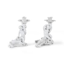 Paire de bougeoirs de Doccia, circa 1780A pair of Doccia figural candlesticks, circa 1780