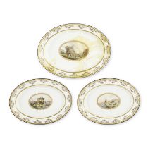 Trois plats ovales napolitains, Real Fabbrica Ferdinandea, du Service del Fiordalisi, circa 1792...