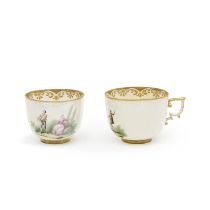 Deux tasses de Capodimonte, circa 1750Two Capodimonte cups, circa 1750