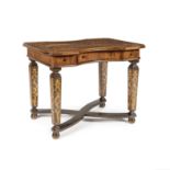 Petite table italienne en marqueterie de noyer et bois fruitier, en partie du XIXe si&#232;cleAn...