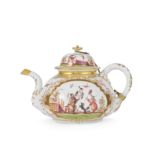 Th&#233;i&#232;re couverte en porcelaine de Meissen KPM, circa 1725A Meissen KPM teapot and cove...