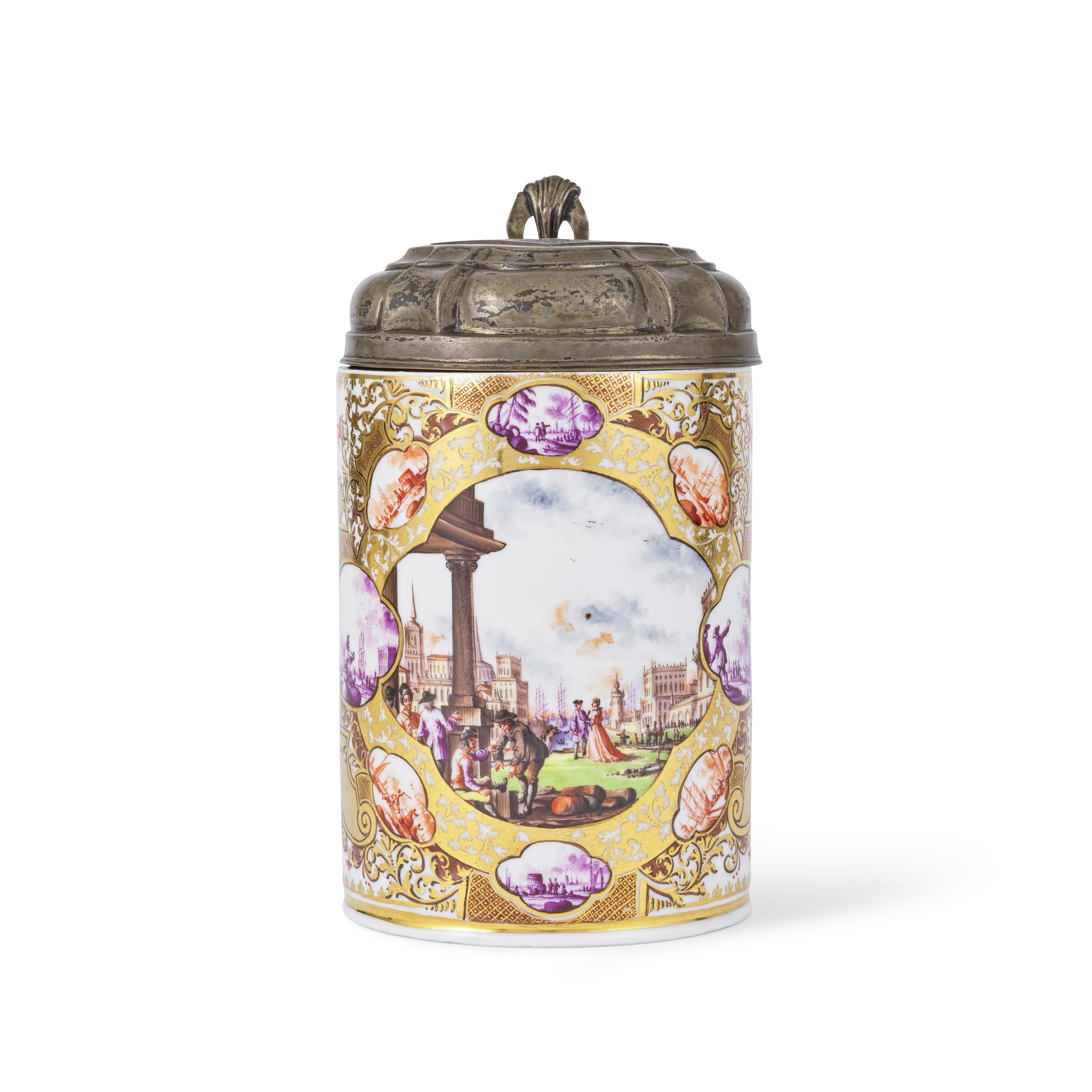 Chope en porcelaine de Meissen, monture en argent dor&#233;, circa 1735A silver-gilt-mounted Mei...