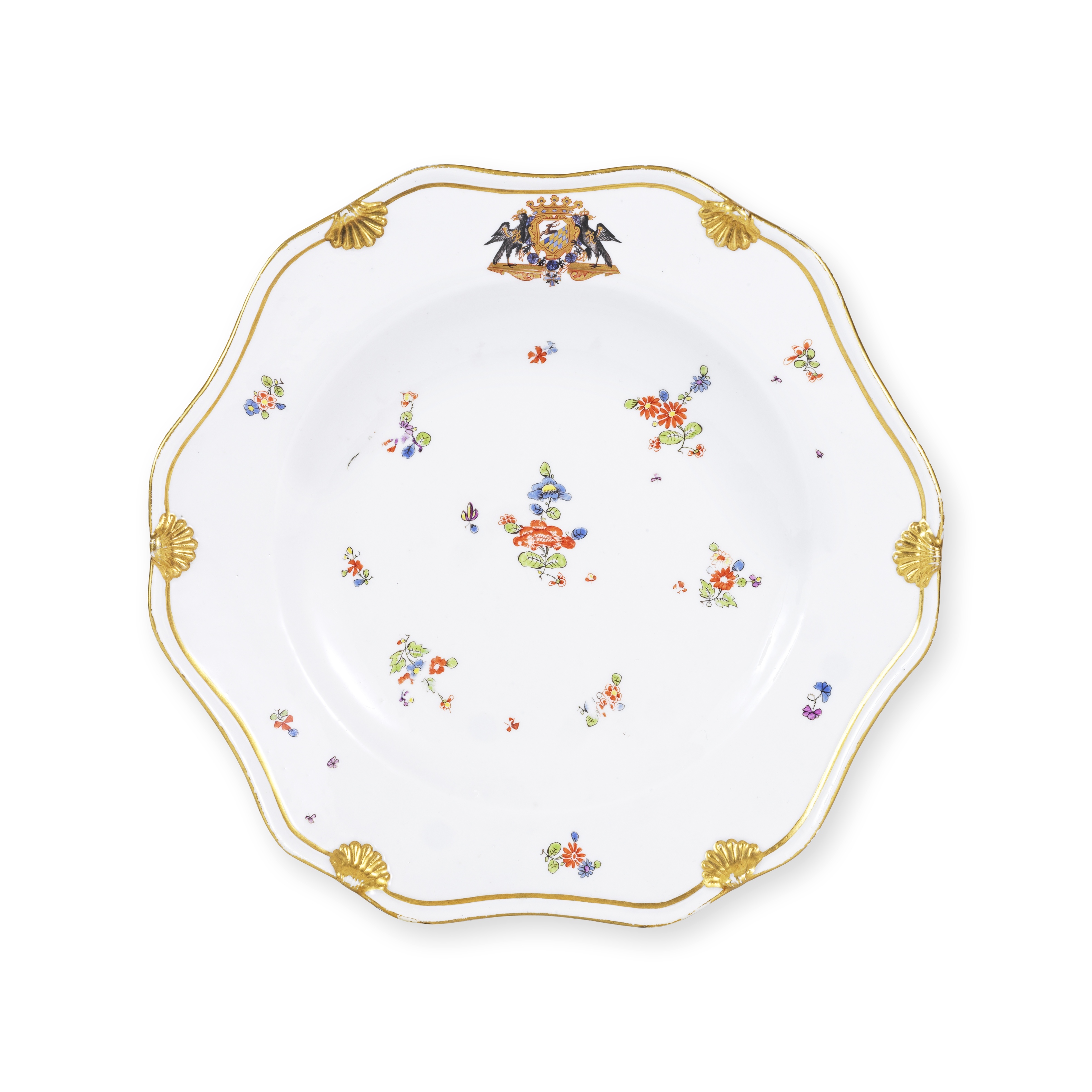 Plat armori&#233; en porcelaine de Meissen du Service Podewils, circa 1745A Meissen armorial pla...