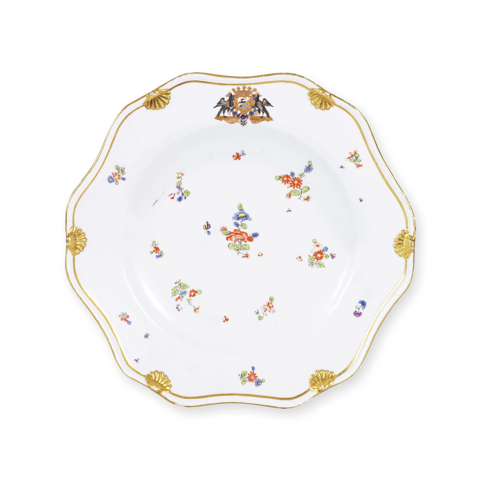 Plat armori&#233; en porcelaine de Meissen du Service Podewils, circa 1745A Meissen armorial pla...