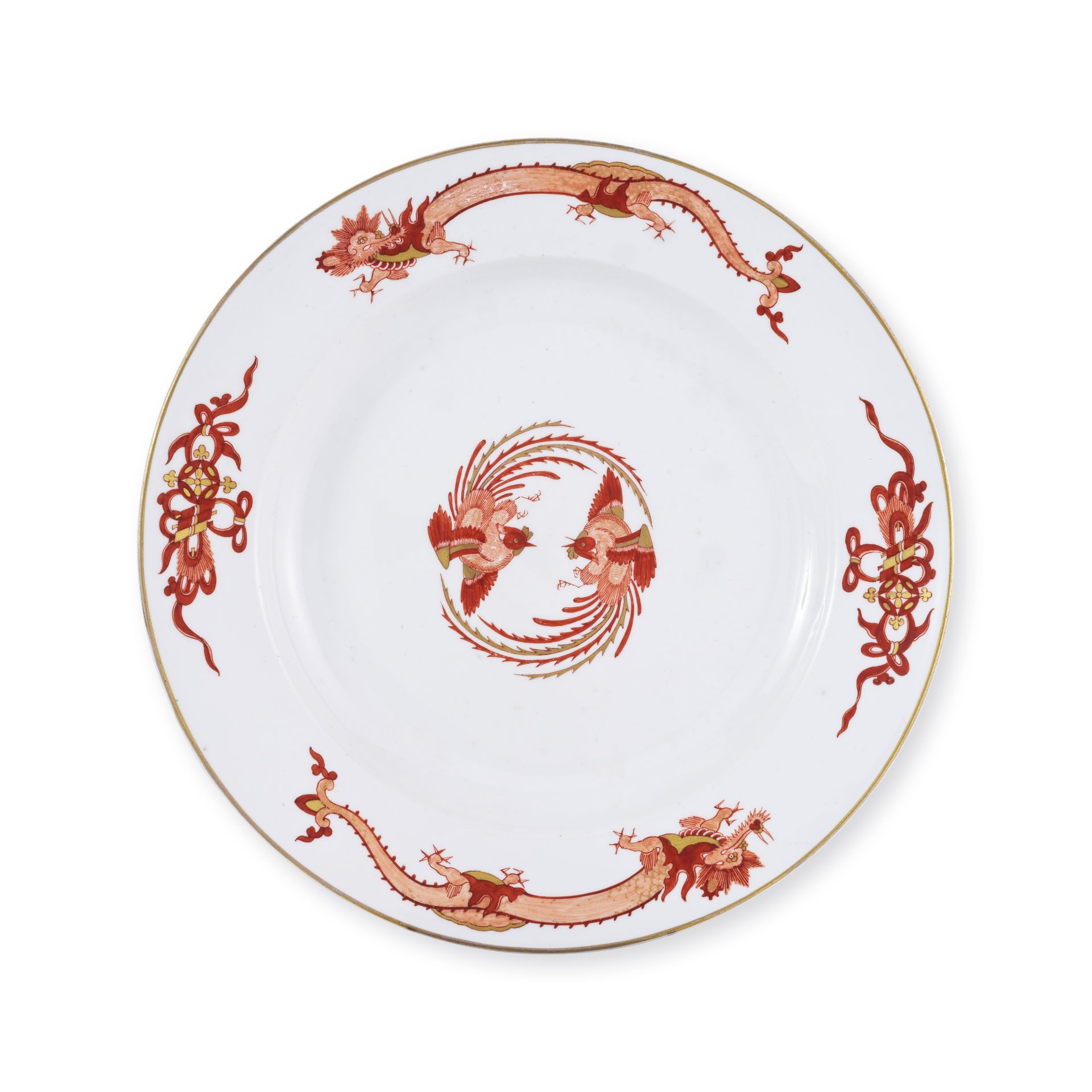 Plat rond en porcelaine de Meissen proventant du service 'Dragon Rouge' de la Cour de Dresde, ci...