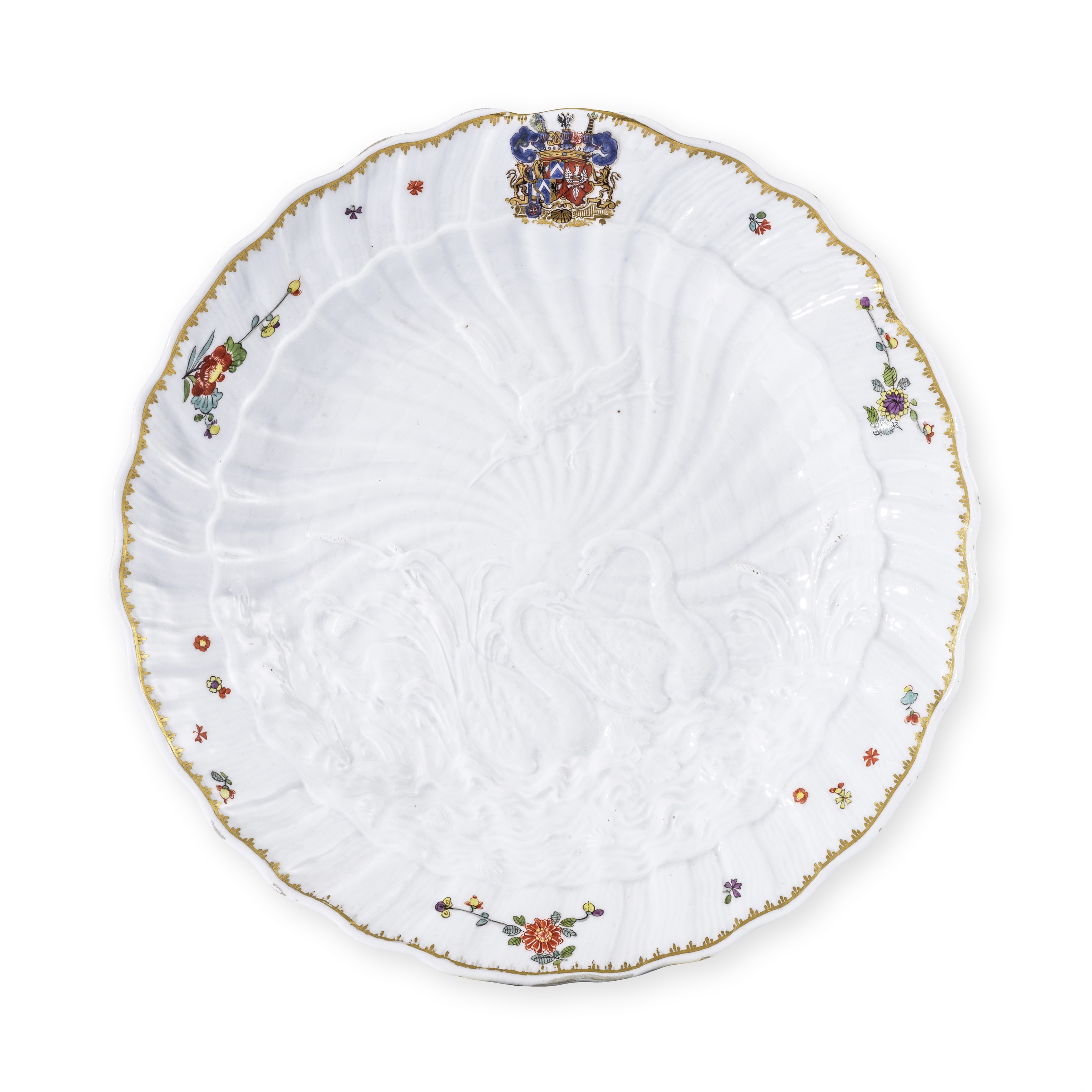 Plat en porcelaine de Meissen du service au Cygne, circa 1738A Meissen dish from the Swan Servic...