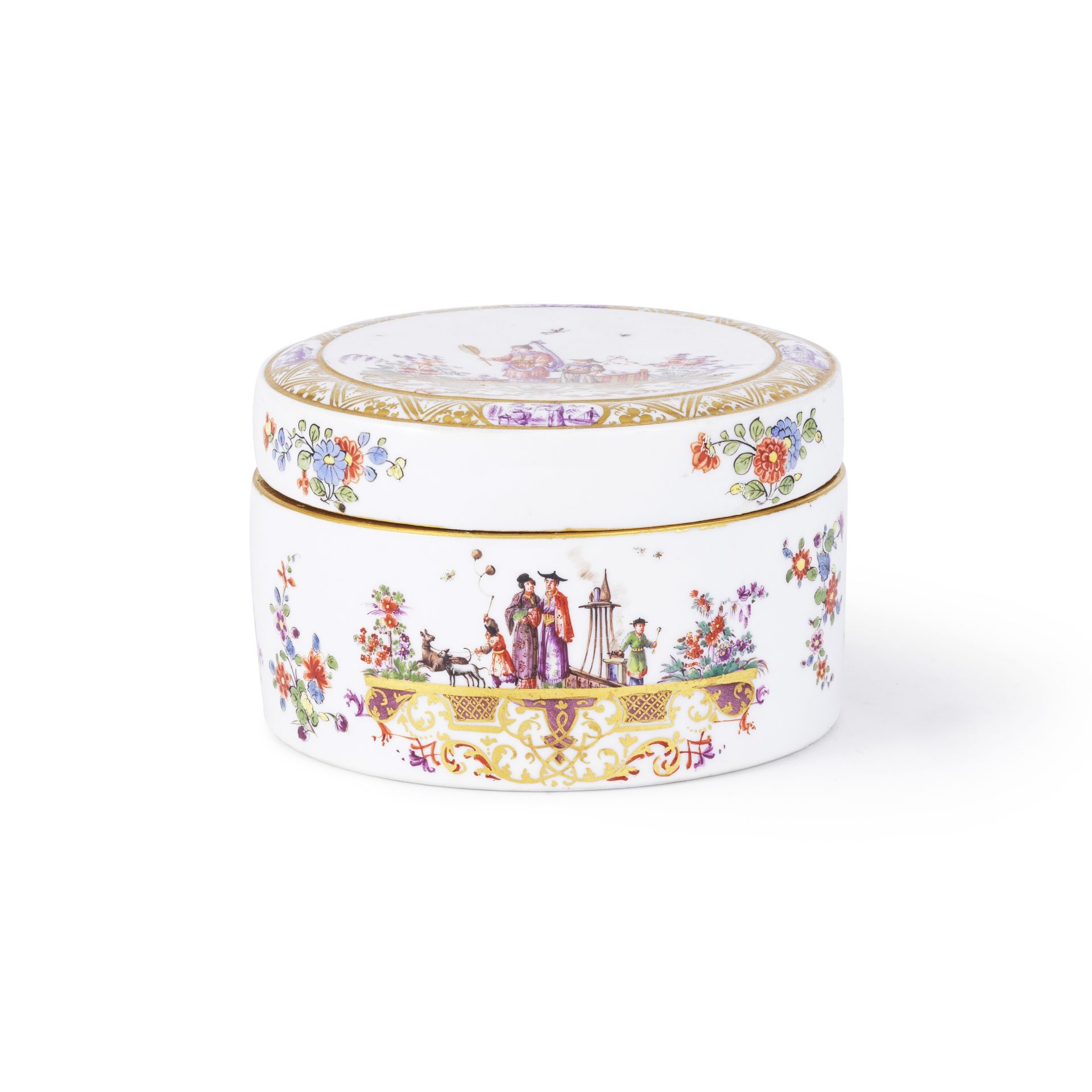 Rare bo&#238;te circulaire en porcelaine de Meissen, circa 1735 et couvercle plus tardifA rare M...