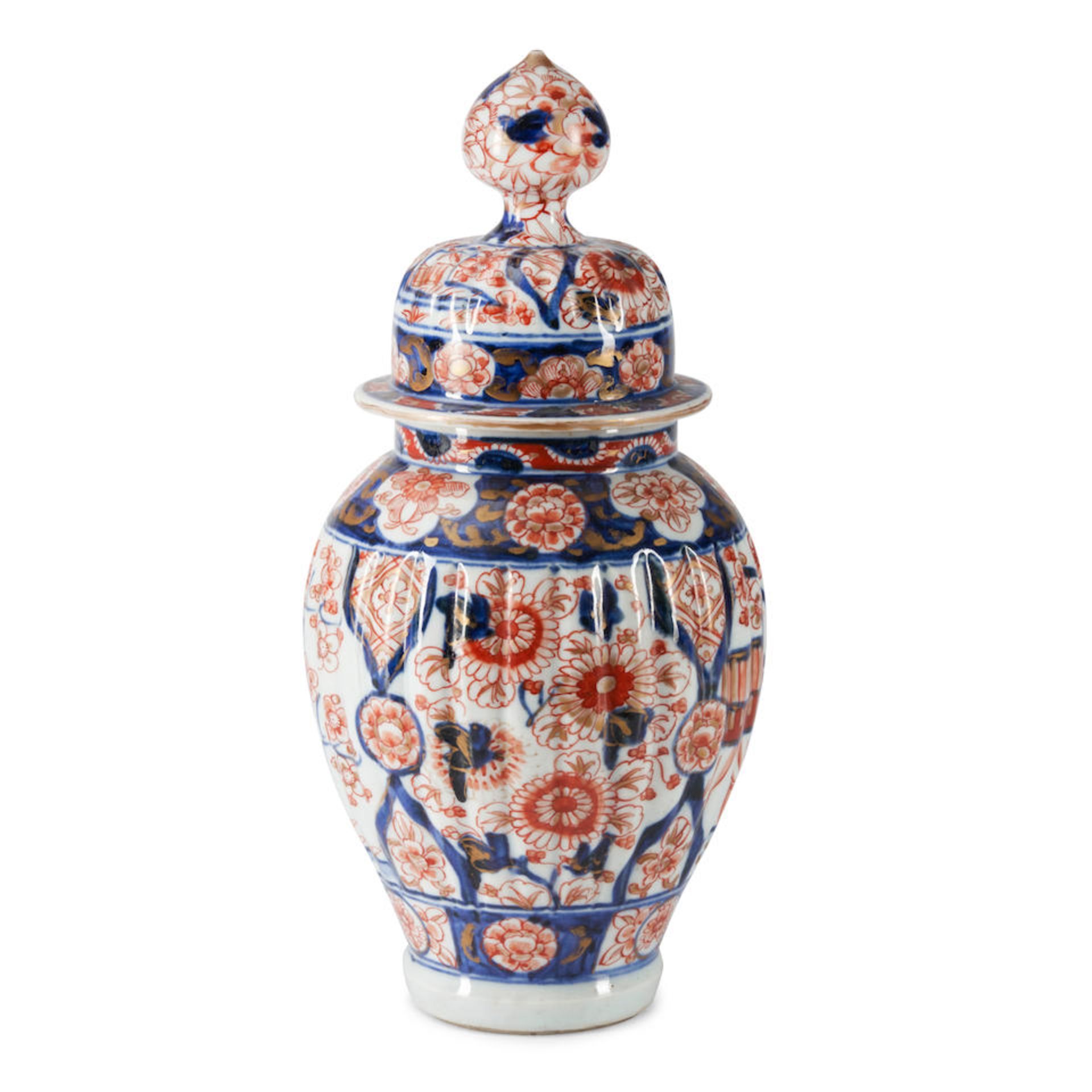 Imari Porcelain Jar and Cover, Japan, 20th century. - Bild 2 aus 2
