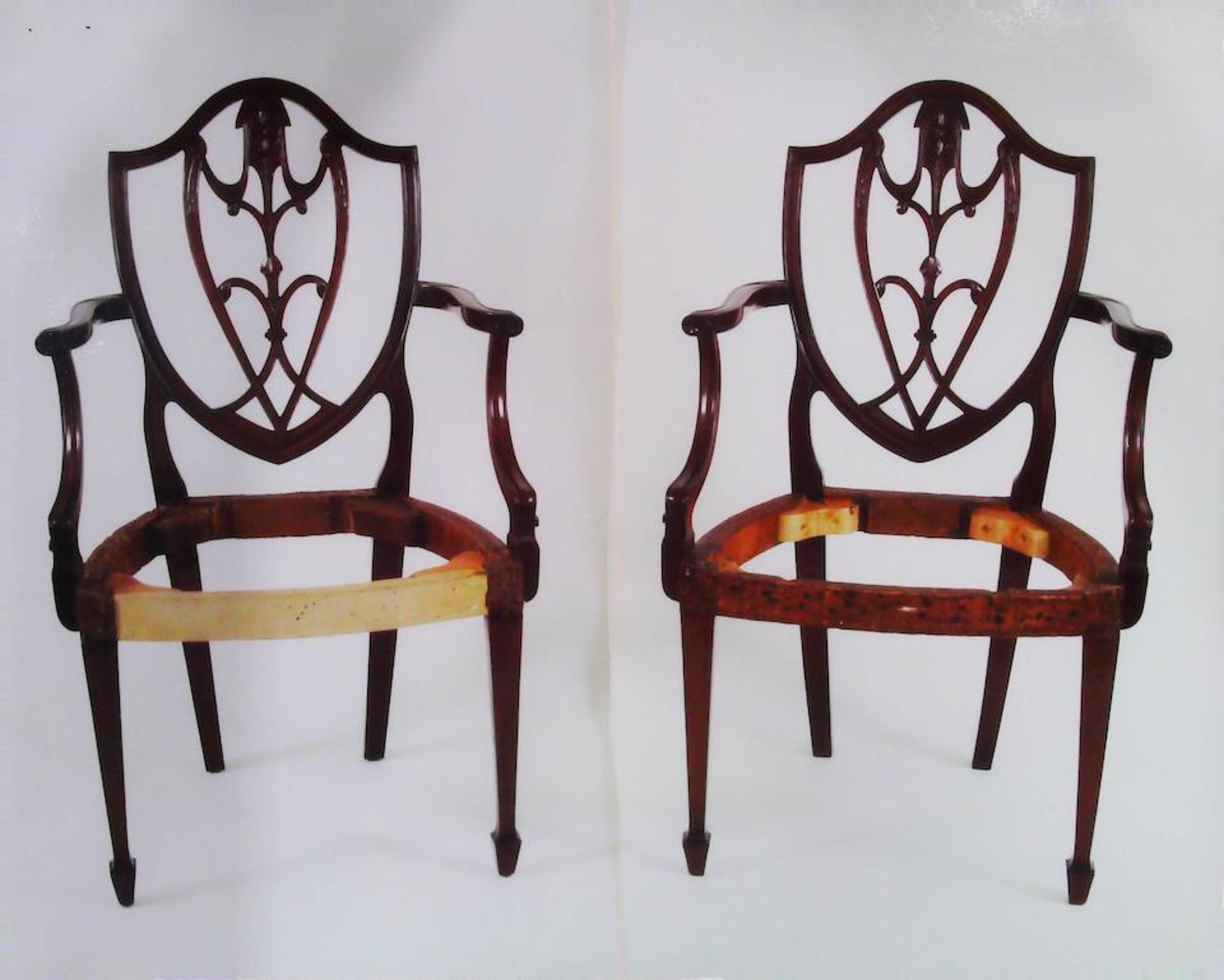 Pair of Federal Mahogany Shield-back Armchairs, probably New York, New York, c. 1790. - Image 2 of 3