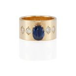 A 14K GOLD, SAPPHIRE AND DIAMOND RING