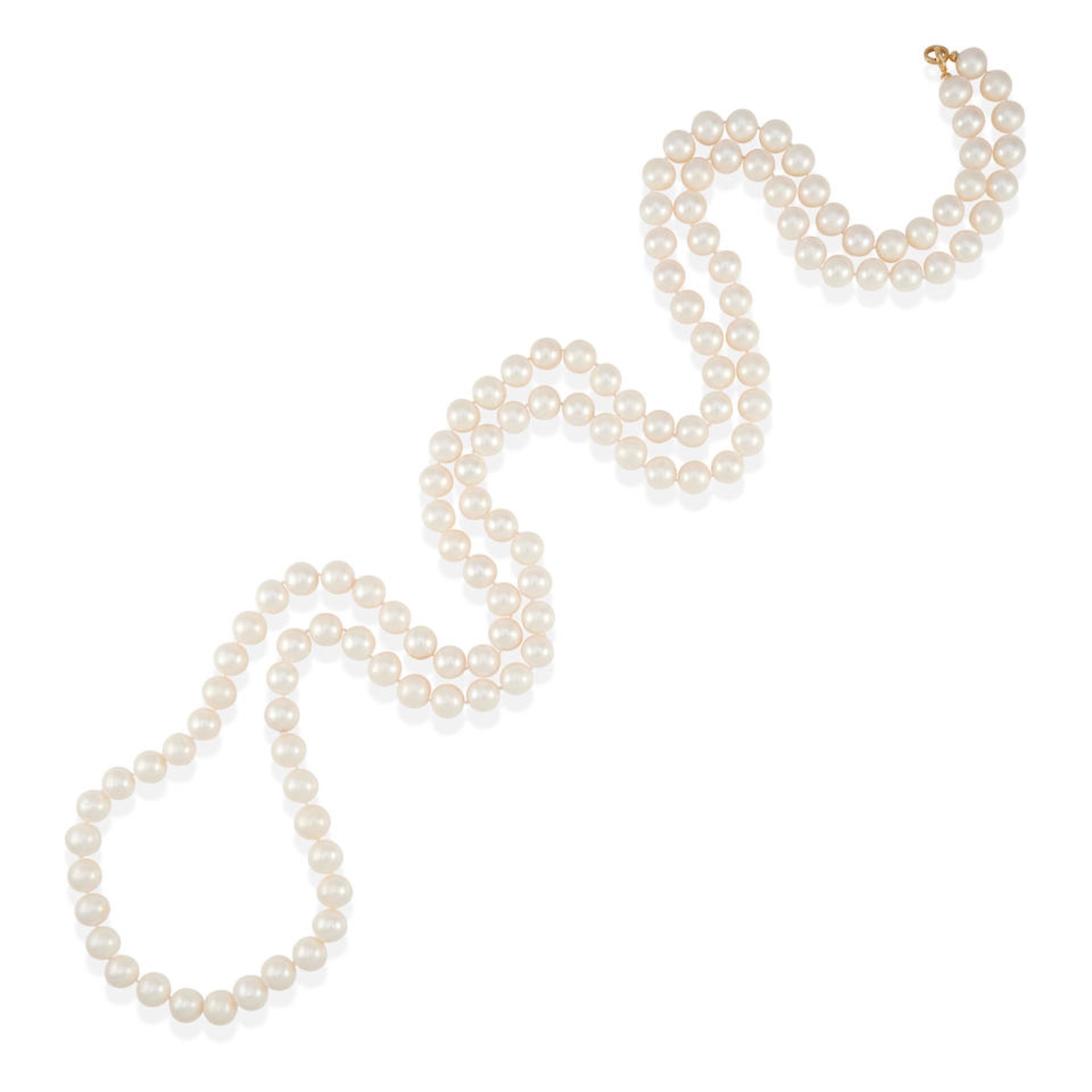 A LONG CULTURED PEARL NECKLACE WITH AN 18K GOLD AND DIAMOND CLASP