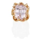 A 14K GOLD AND KUNZITE RING