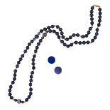 A PAIR OF 14K GOLD AND LAPIS LAZULI EARRINGS, WITH NECKLACE