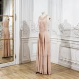 Madeleine VIONNET, collection Haute Couture, Hiver 1938. Robe du soir longue en cr&#234;pe rose ...
