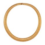 AN 18K GOLD COLLAR NECKLACE