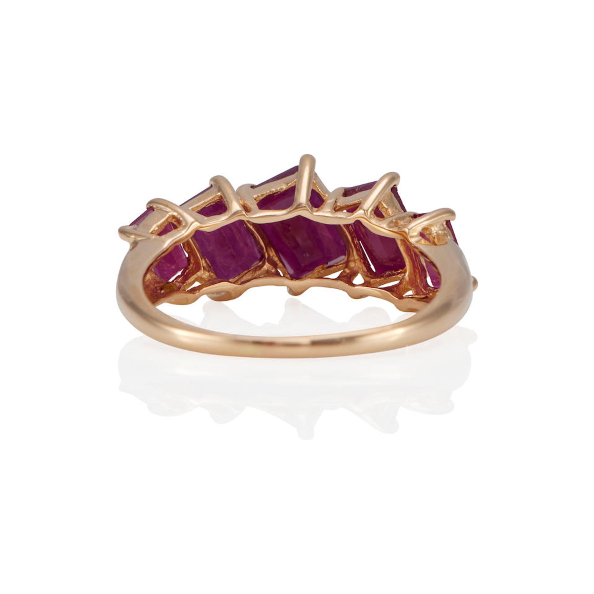 A 14K GOLD AND RUBY RING - Bild 2 aus 3