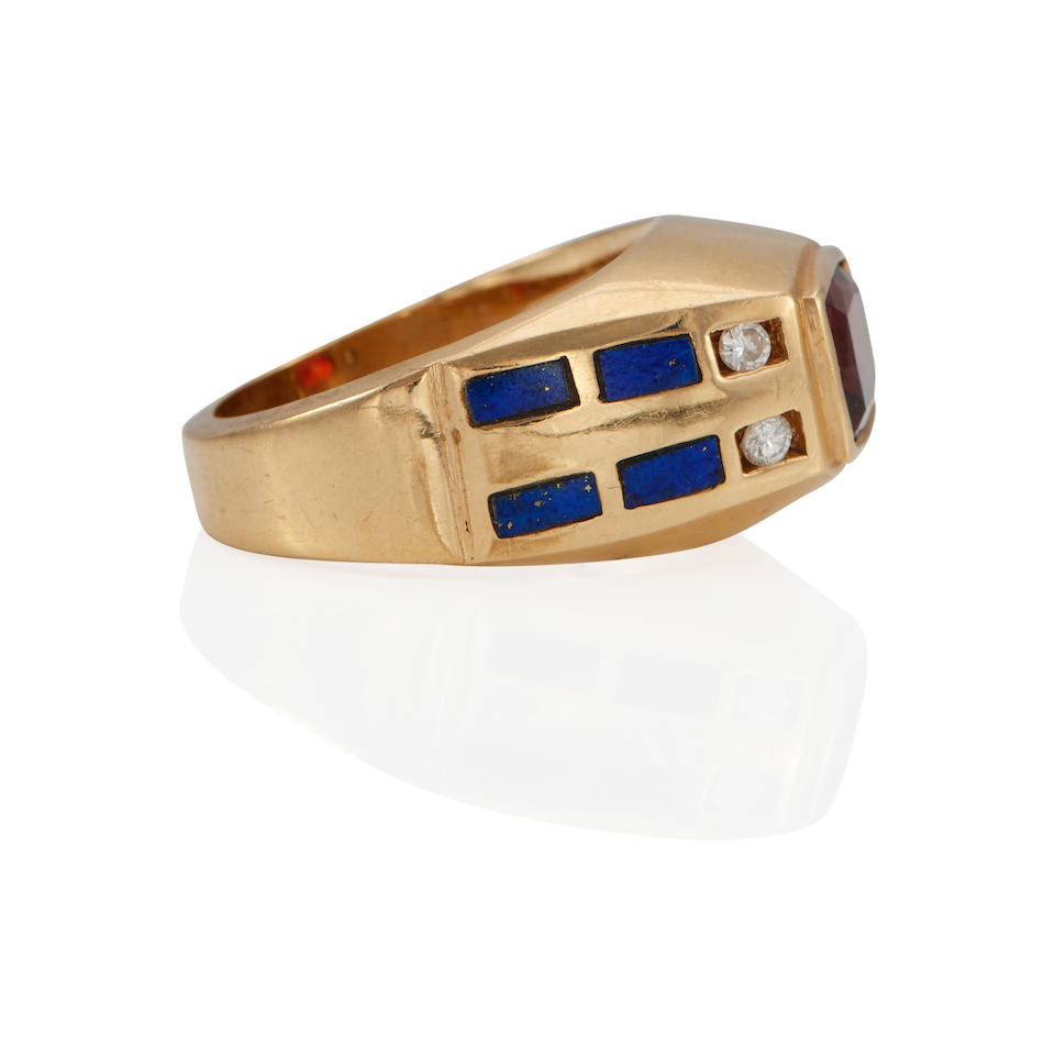 A 14K GOLD, GARNET, LAPIS LAZULI AND DIAMOND RING - Image 3 of 3