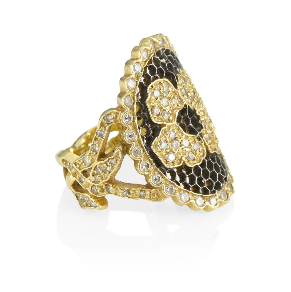 AN 18K GOLD, BLACK RHODIUM AND DIAMOND RING - Bild 6 aus 6