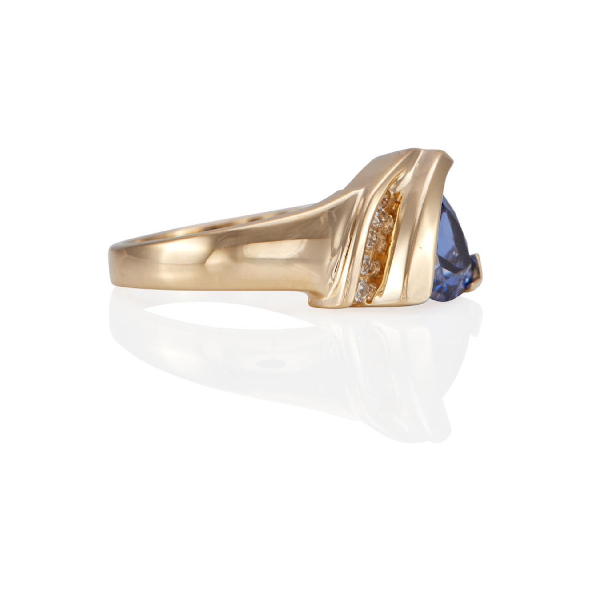 A 14K GOLD, TANZANITE AND DIAMOND RING - Bild 3 aus 3