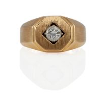 A 14K GOLD AND DIAMOND RING