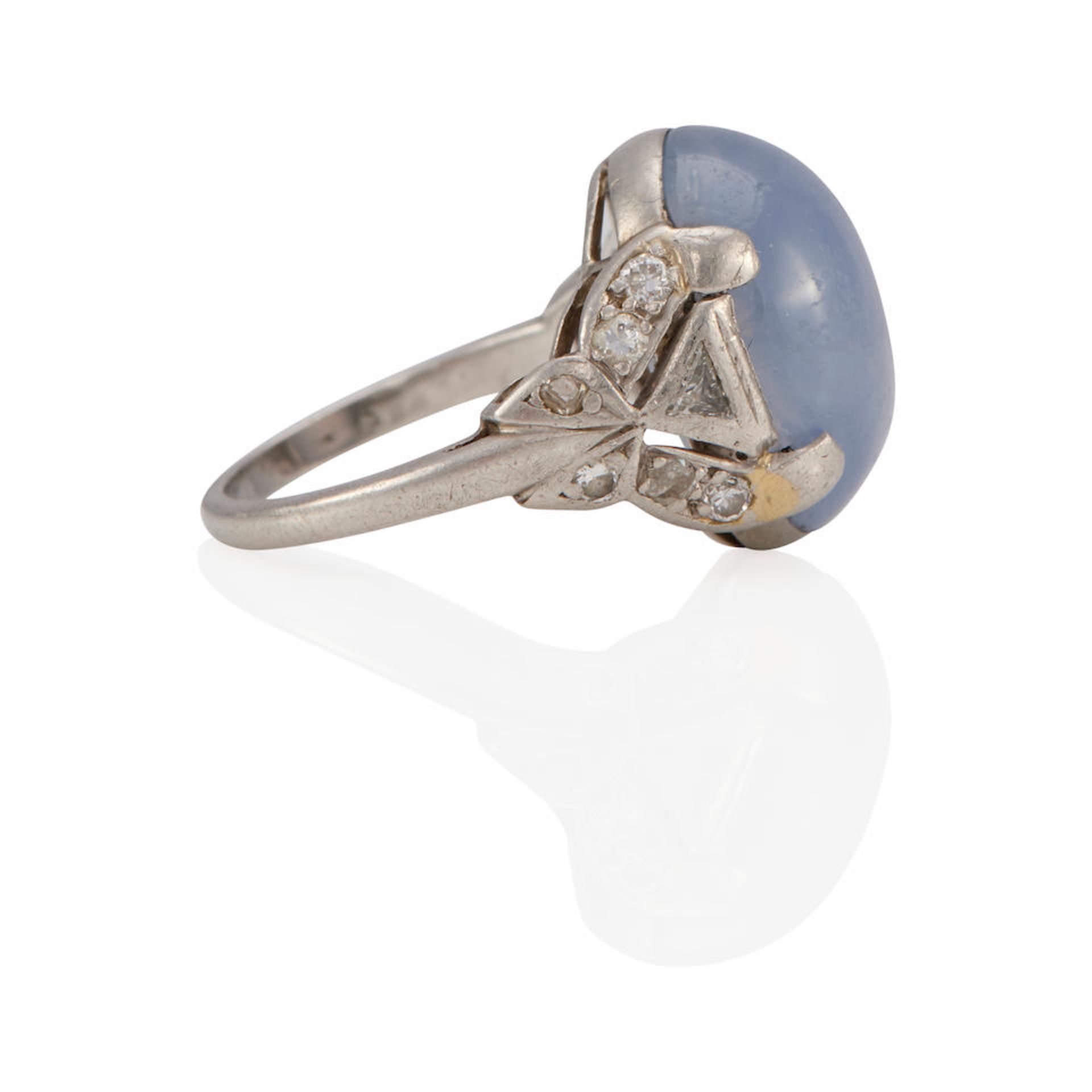 A PLATINUM, STAR SAPPHIRE AND DIAMOND RING - Image 3 of 3