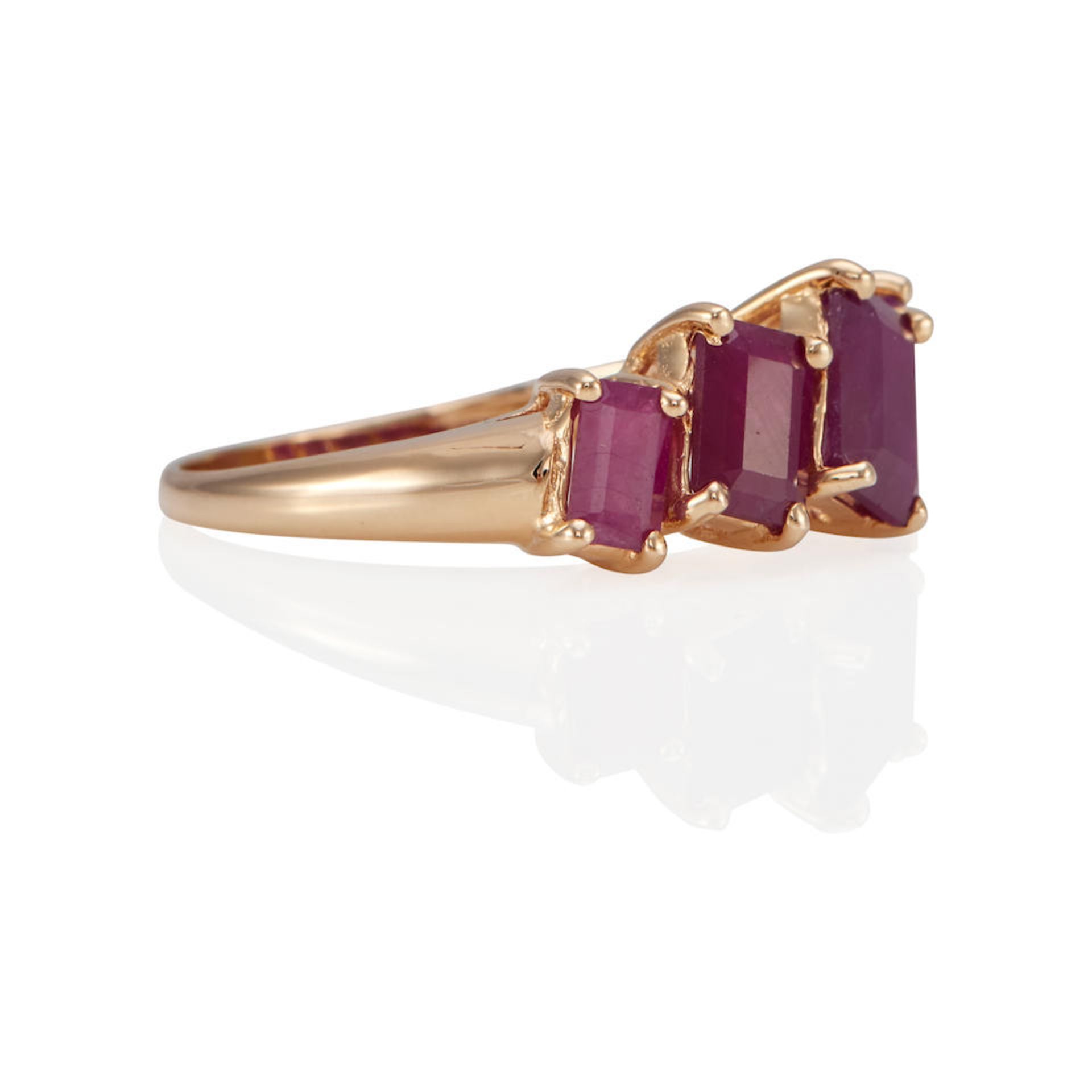 A 14K GOLD AND RUBY RING - Bild 3 aus 3