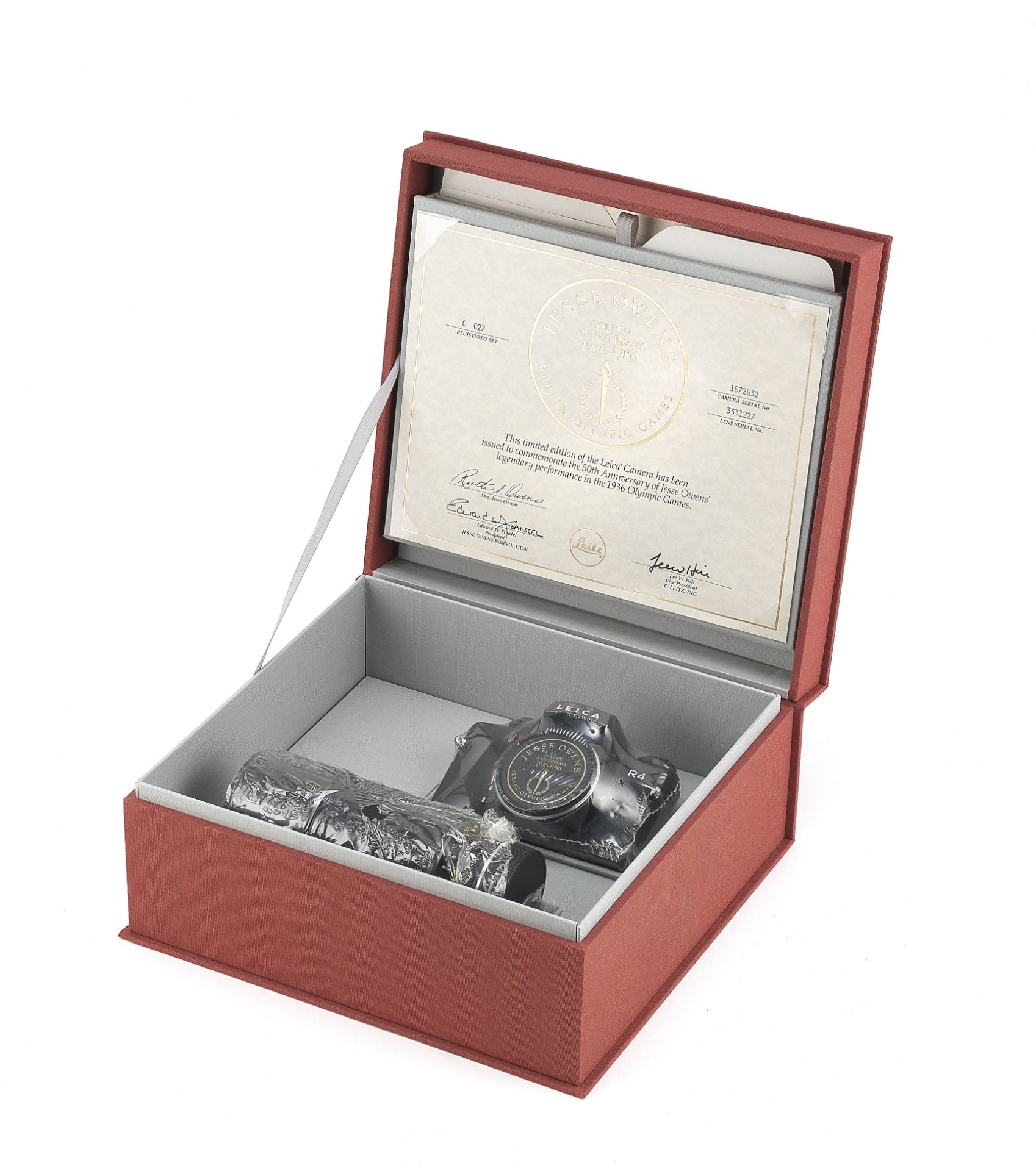 A 'Jesse Owens' Leica R4 presentation camera set, 1986,