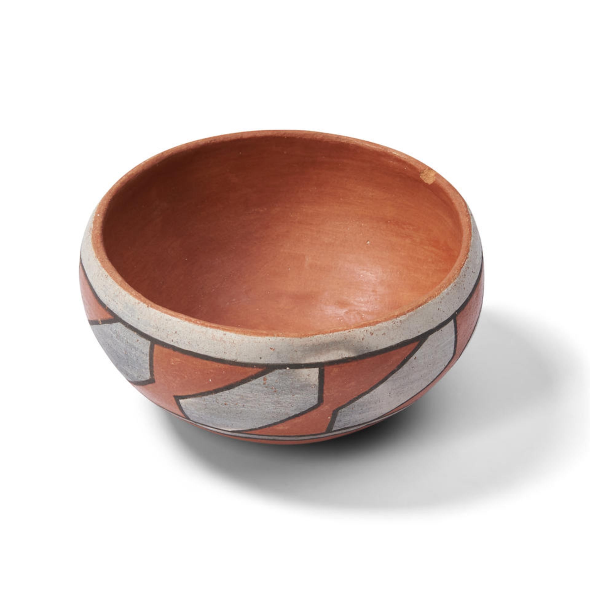 A SMALL SOUTHWEST POLYCHROME POTTERY BOWL - Image 3 of 4