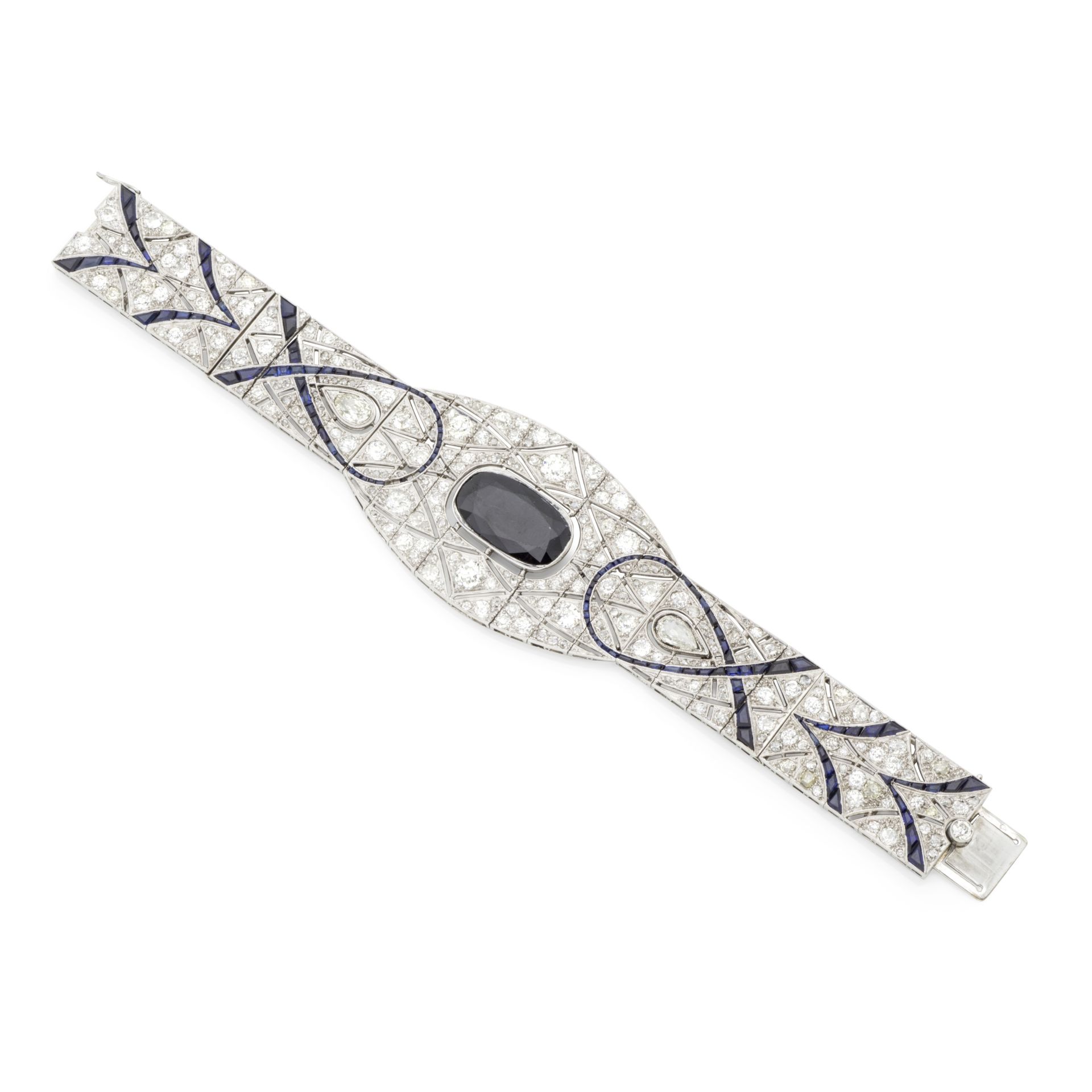 BRACELET SAPHIRS ET DIAMANTS, CIRCA 1920