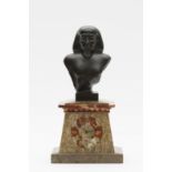 Pendule dite Retour d'Egypte en marbre et bronze, circa 1930