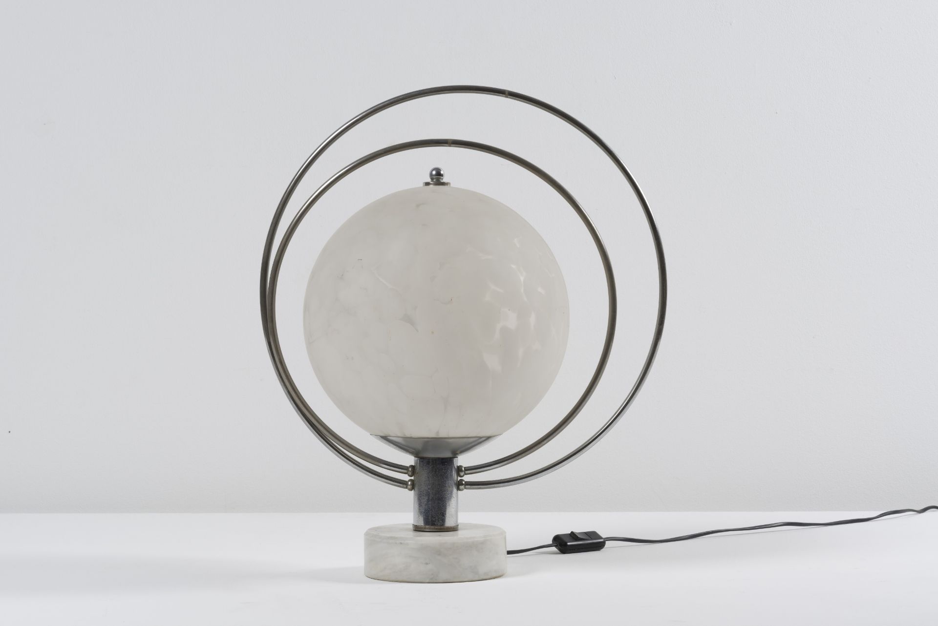Lampe de chevet en marbre, fer chrom&#233; et verre givr&#233;, circa 1940