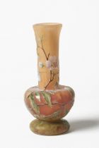 DAUM NANCY Vase en verre multicouche d&#233;gag&#233; &#224; l'acide, circa 1905