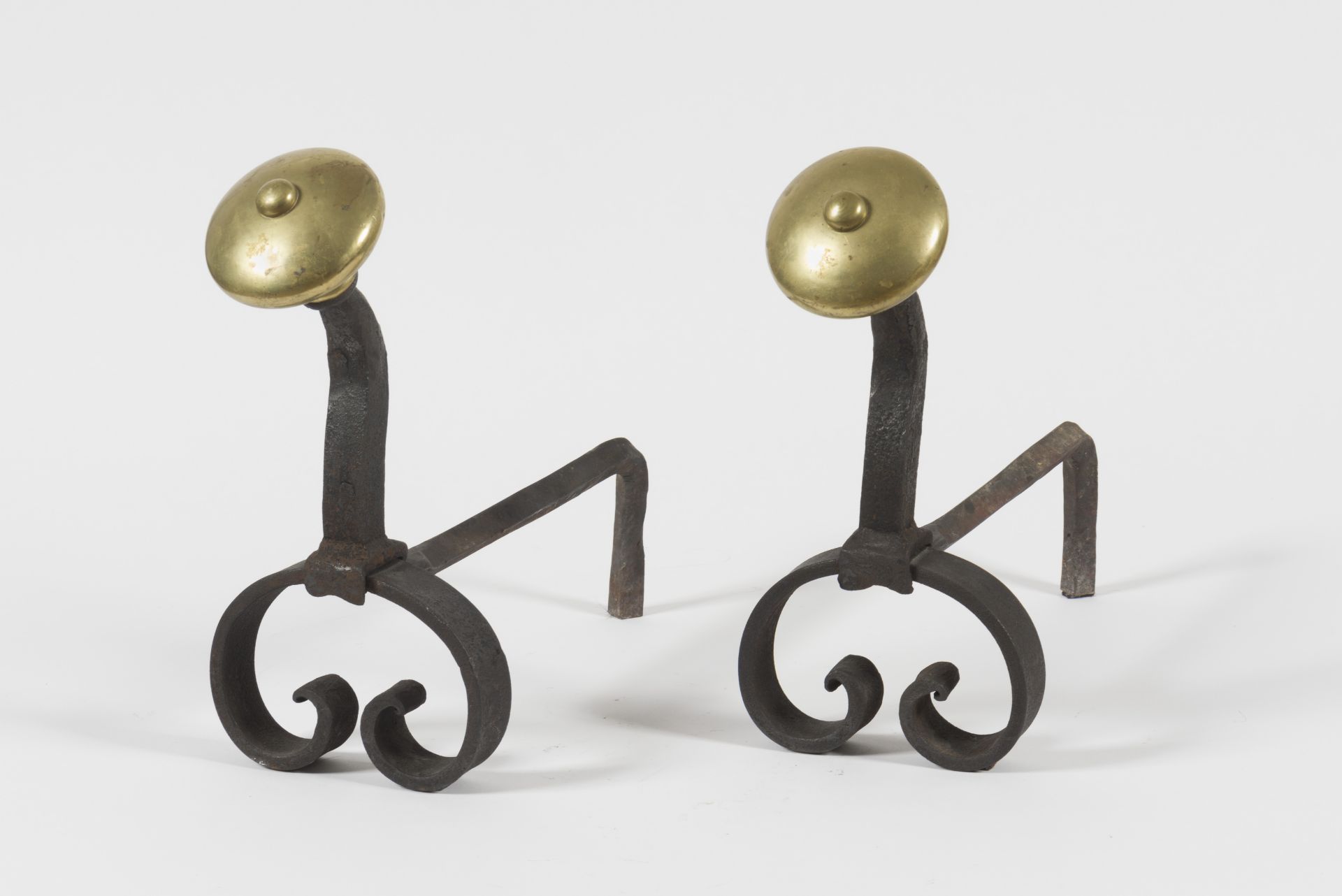 RAYMOND SUBES (1891-1970) Paire de chenets en fer forg&#233; et bronze dor&#233;