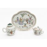 CHINE. Service &#224; th&#233; en porcelaine de la famille rose, circa 1900