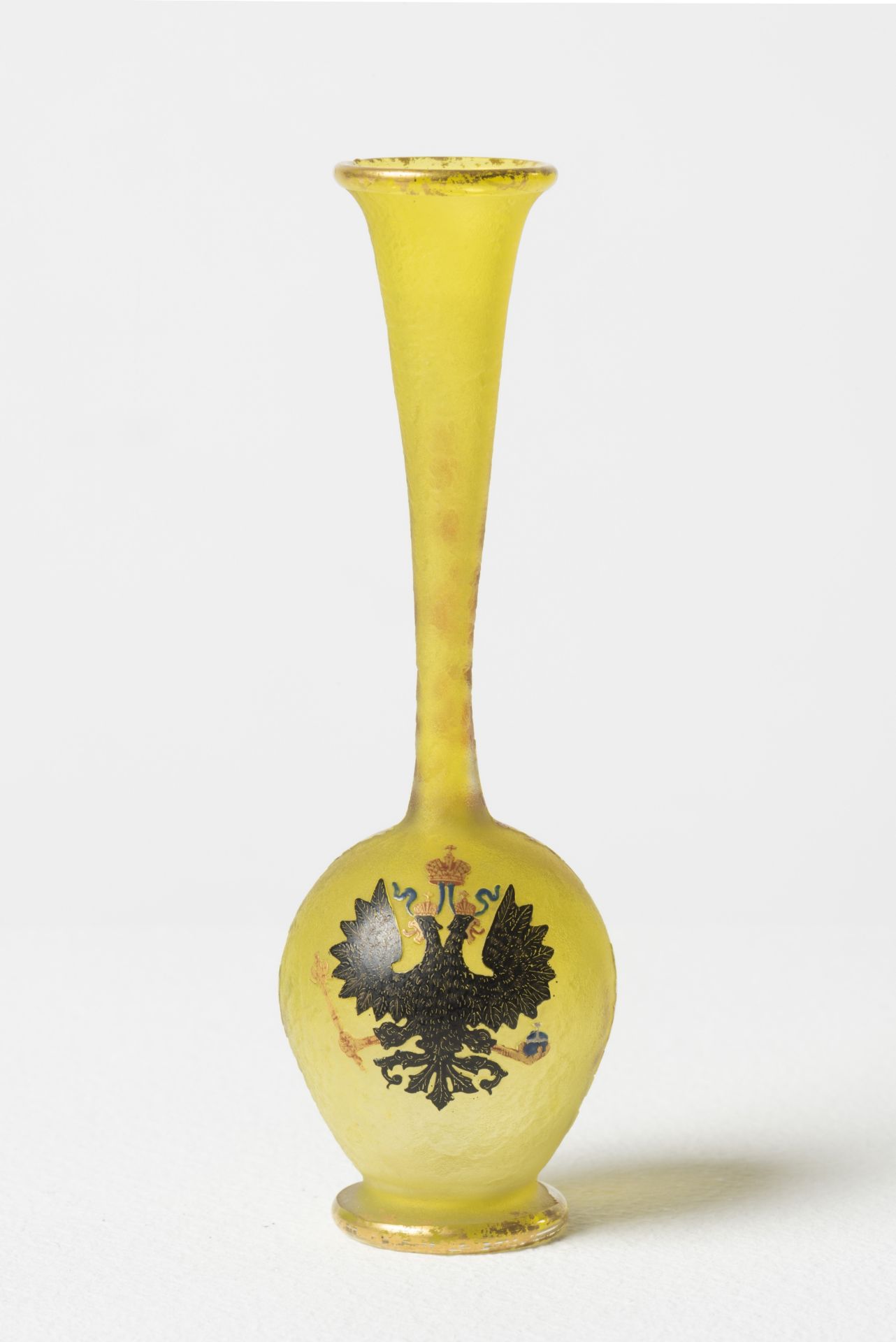 DAUM NANCY Petit vase en verre multicouche d&#233;gag&#233; &#224; l'acide, circa 1900