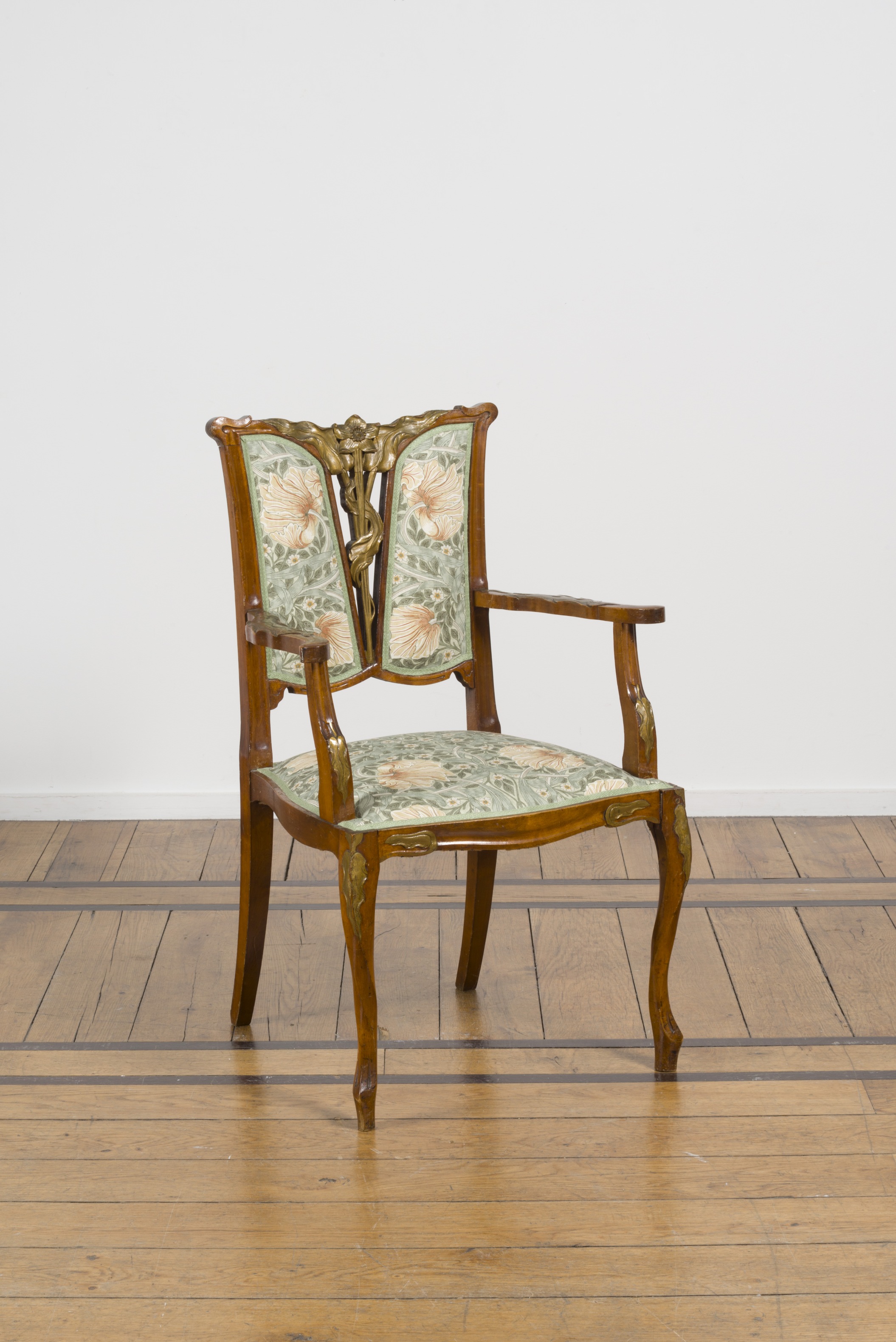 DANS LE GOUT DE GEORGES DE FEURE Fauteuil en bois sculpt&#233; et dor&#233;, circa 1900