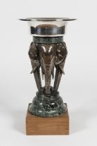 WISKEMANN, BRUSSELS. Grande coupe aux &#233;l&#233;phants en bronze et m&#233;tal argent&#233;,...