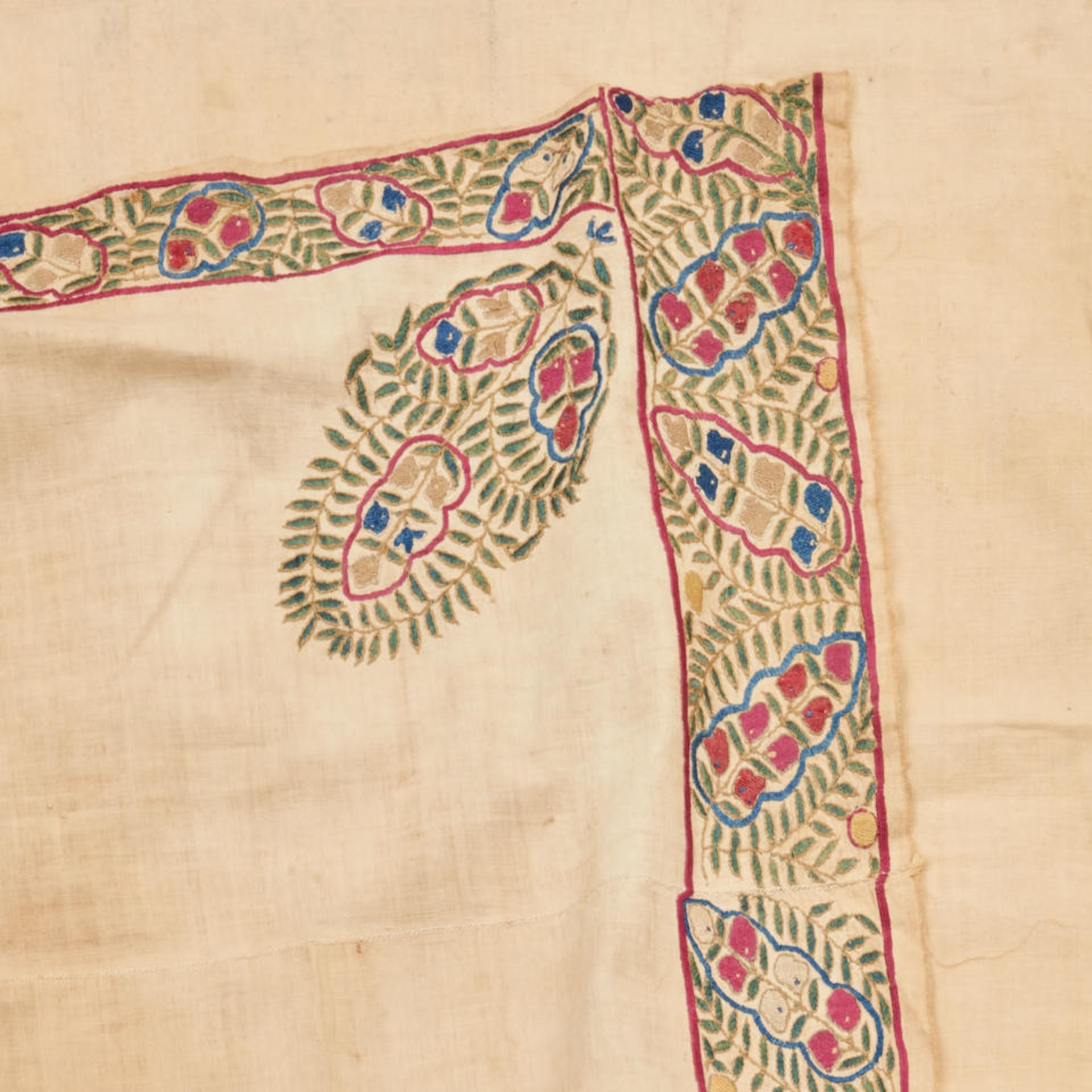 Ottoman Silk Embroidered Sheet Anatolia 3 ft. 1 in. x ft. 7 in. - Bild 2 aus 3