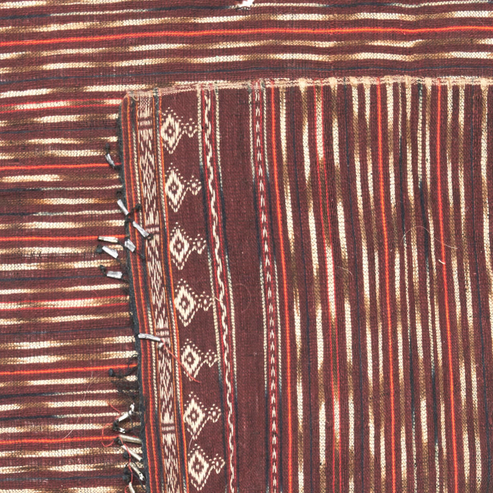 Ceremonial Shoulder Cloth Pasemah Region, South Sumatra, Indonesia 20 in. x 50 1/2 in. - Bild 2 aus 3