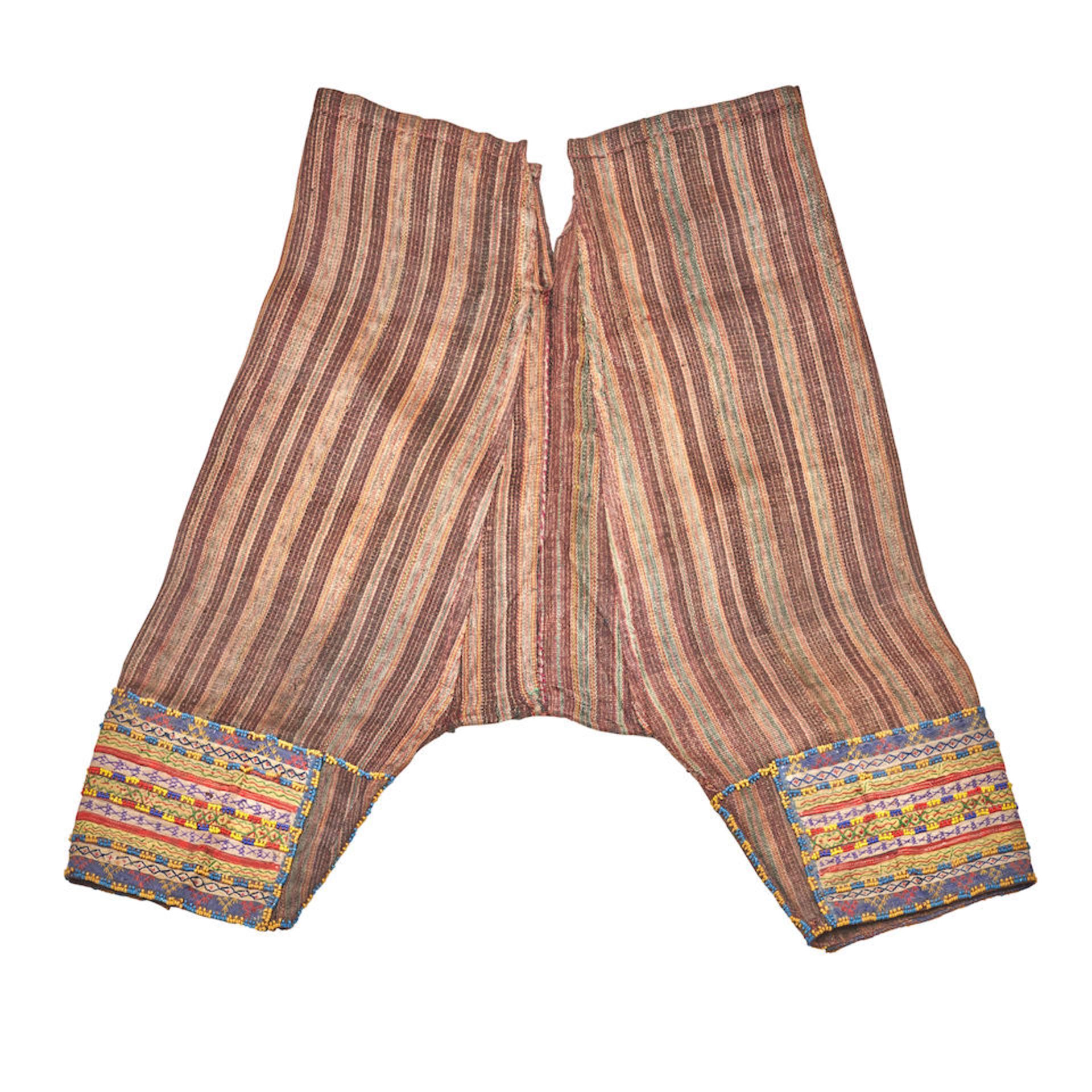 Man's Pants Bagobo, Mindanao, Philippines 26 in. x 23 in. - Bild 3 aus 3