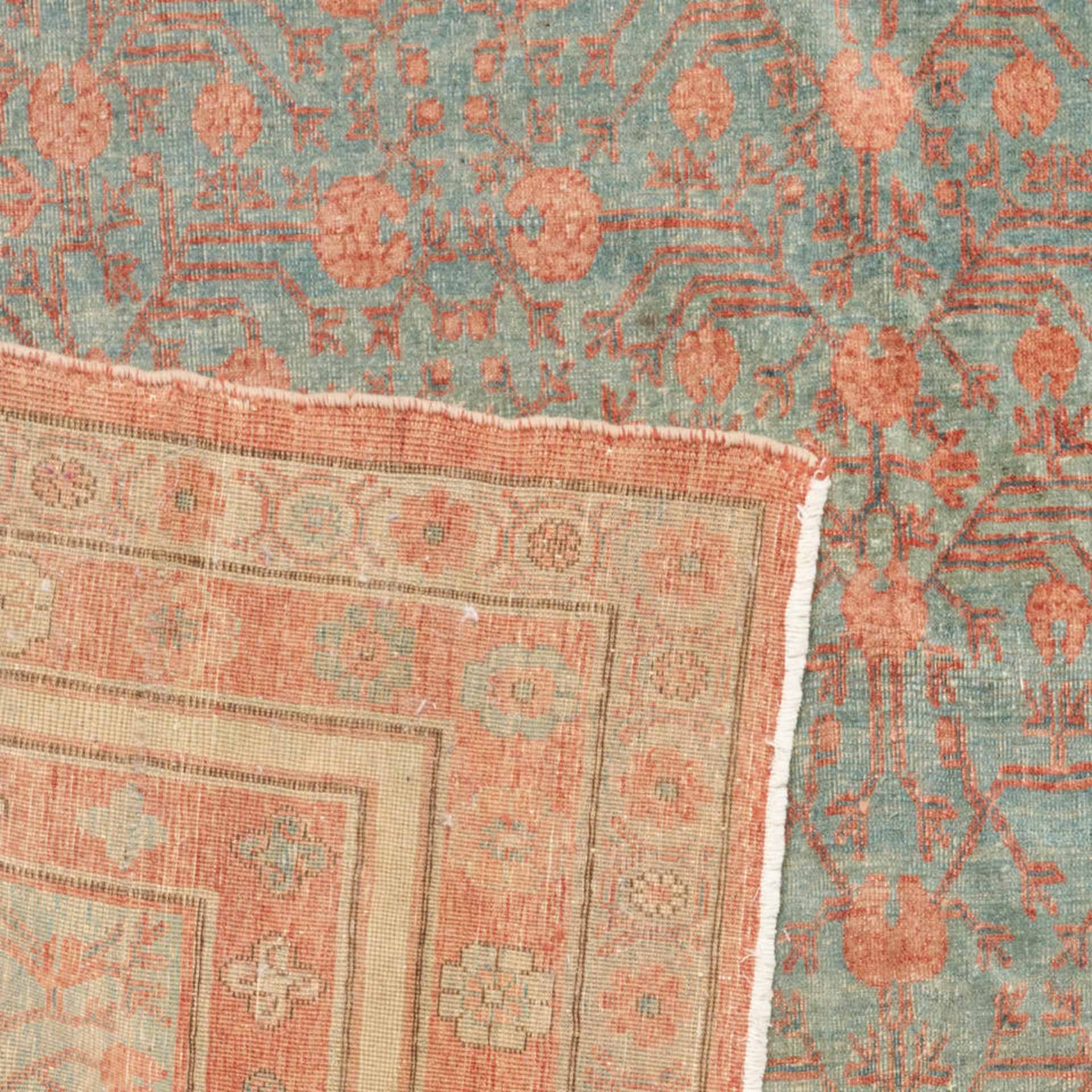 Khotan Carpet East Turkestan 7 ft. 10 in. x 10 ft. 10 in. - Bild 2 aus 3