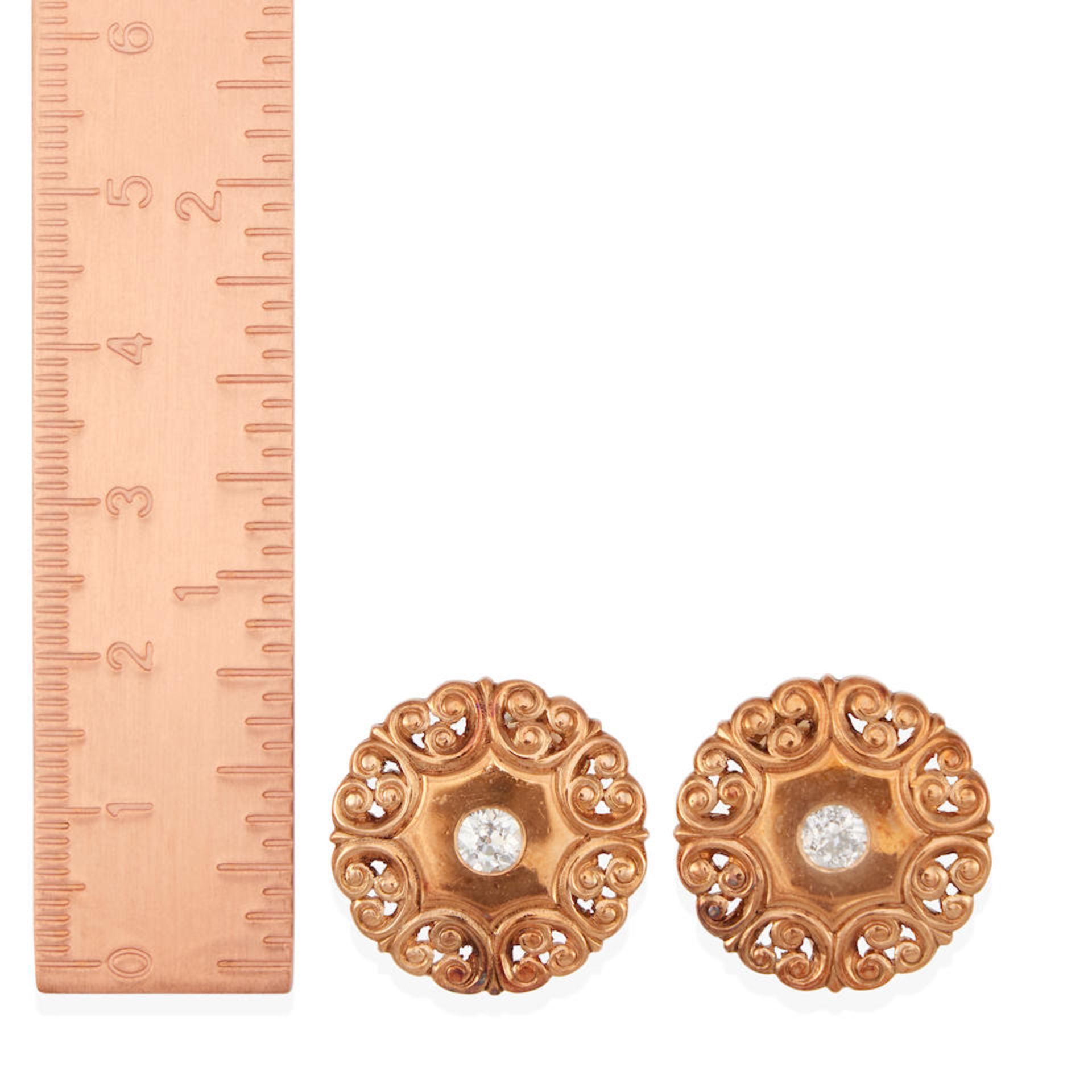 A PAIR OF 14K ROSE GOLD AND DIAMOND EARCLIPS - Image 4 of 4