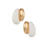 A PAIR OF 14K GOLD AND WHITE AGATE EARRINGS