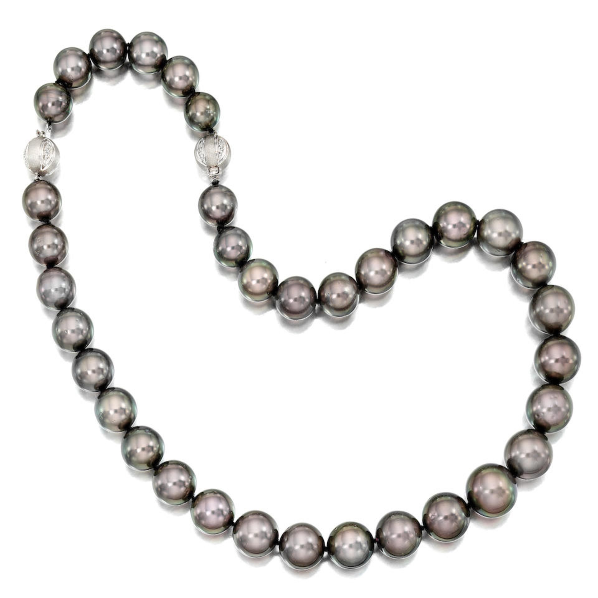 AN 18K WHITE GOLD, DIAMOND AND CULTURED PEARL NECKLACE