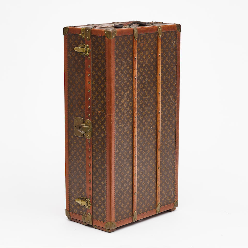 A LOUIS VUITTON MONOGRAM CANVAS WARDROBE TRUNKCirca 1920