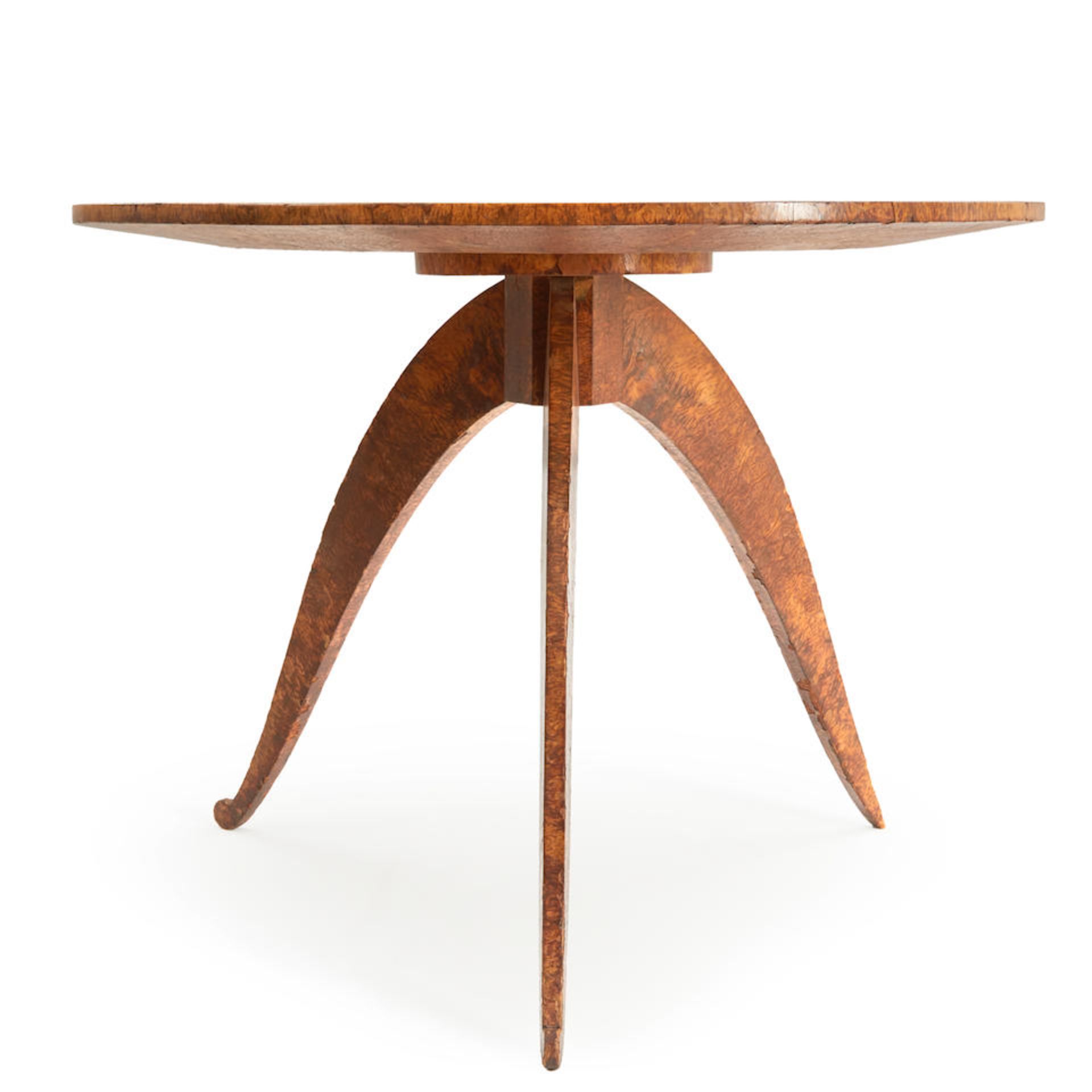 BURLWOOD-VENEER CENTER TABLE, early 20th century, circular top set on tripod base, legs ending i... - Bild 2 aus 3