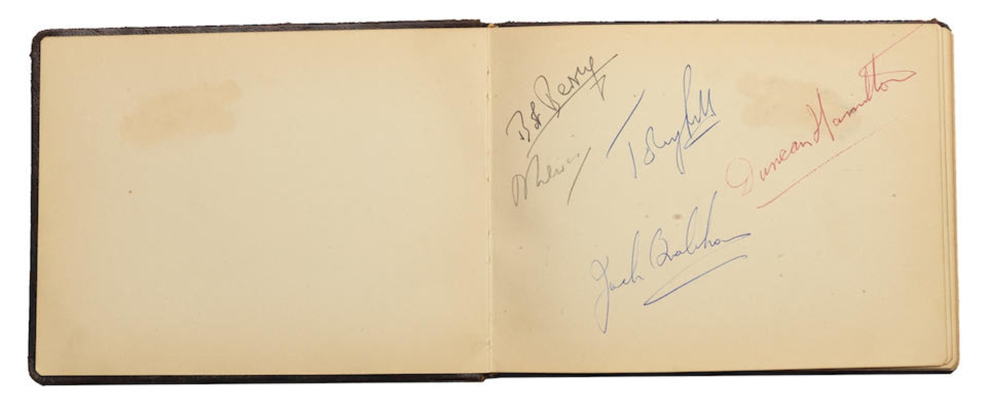 An autograph book comprising many signatures including Mike Hawthorn and Picasso, ((2)) - Bild 3 aus 5