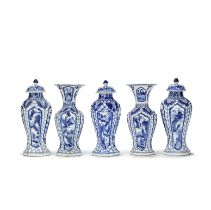 A FIVE-PIECE BLUE AND WHITE GARNITURE Kangxi (8)