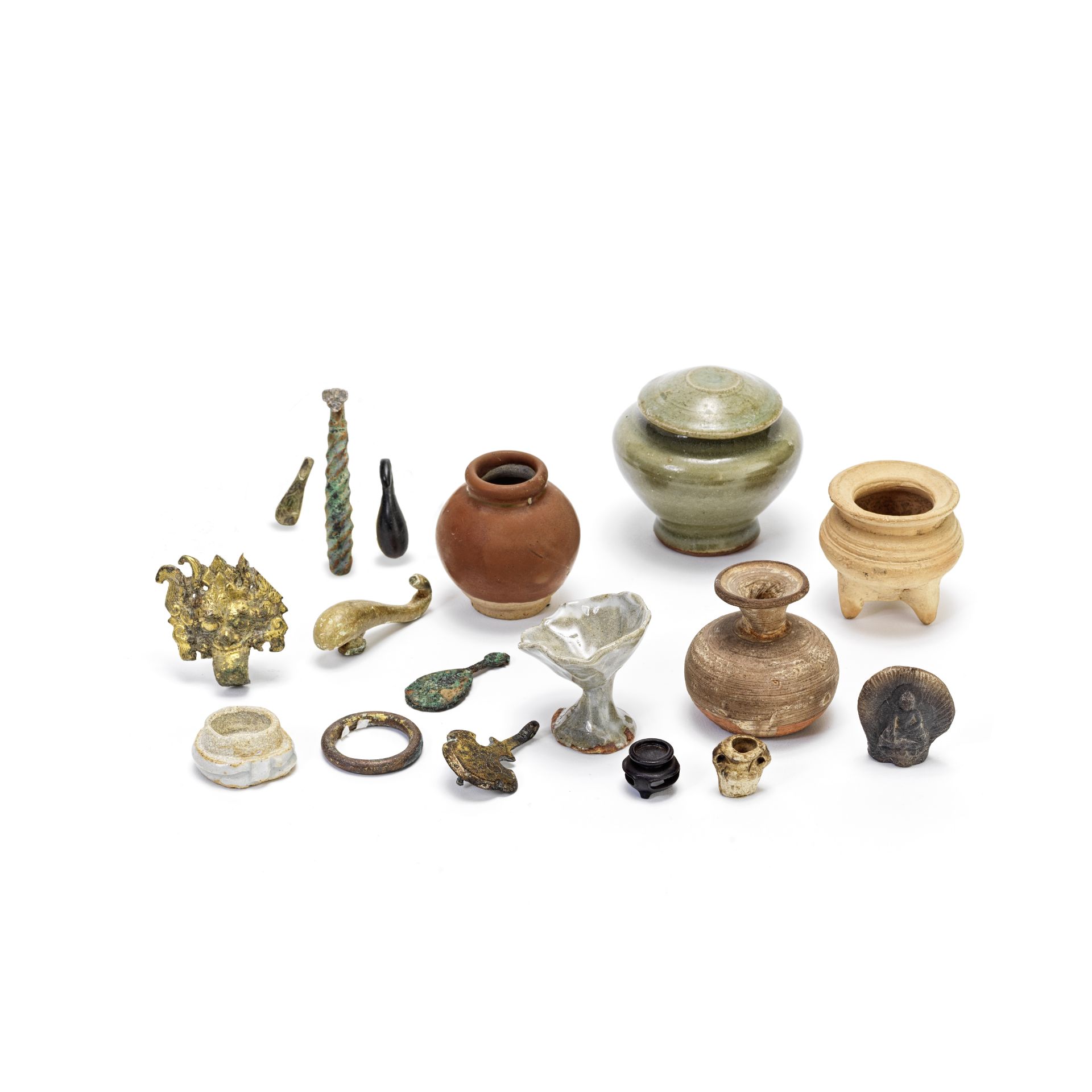 A COLLECTION OF BRONZE, POTTERY AND JADE MINATURES Han Dynasty and later (26)